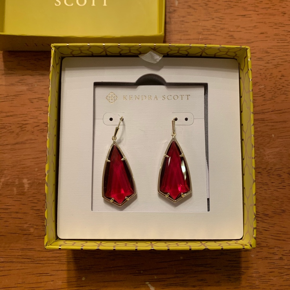 NWT Kendra Scott Carly Gold Berry Glass Earrings